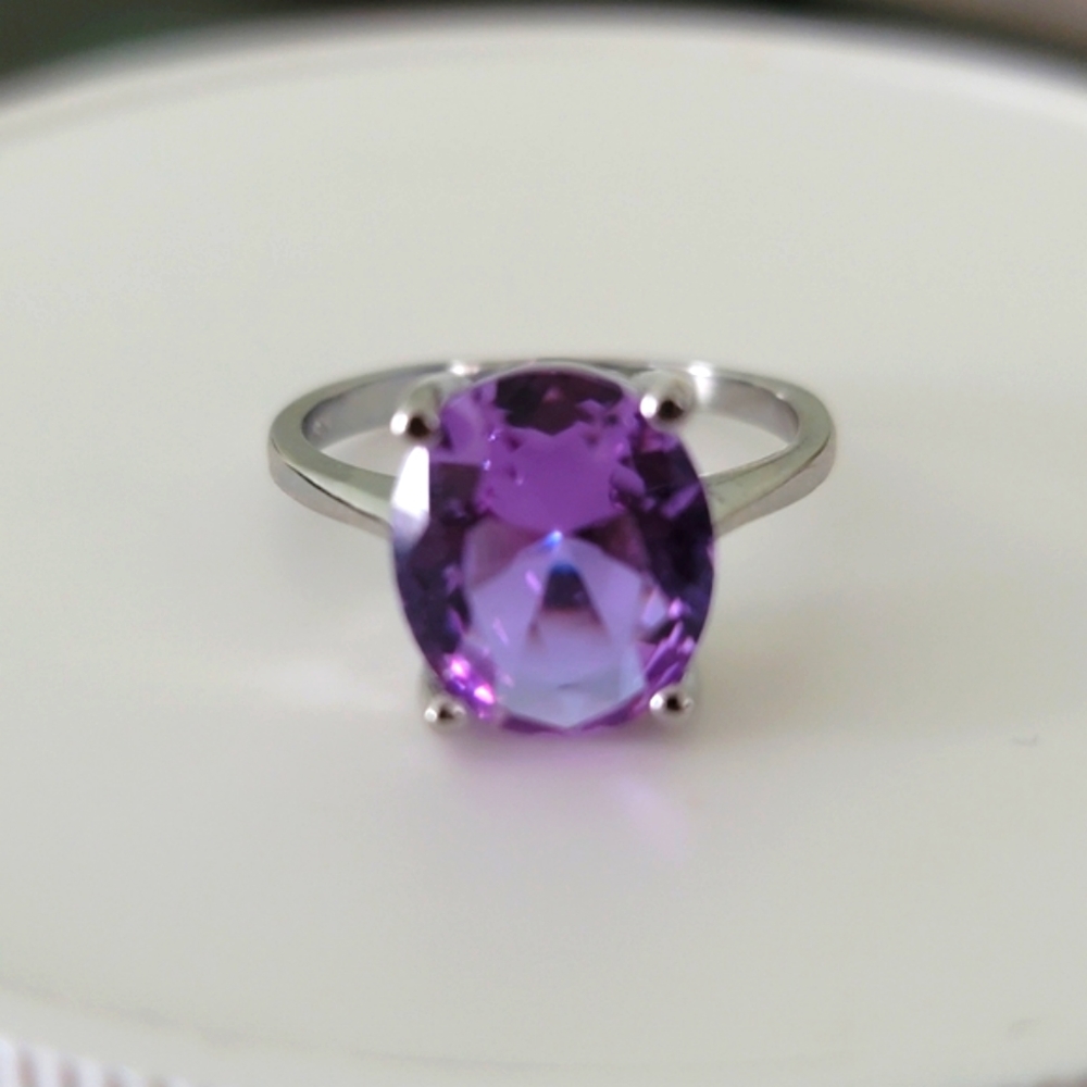 Naturally Color Changing Alexandrite Ring - Picture 4 of 10